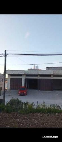 ثلاث مخازن للايجار